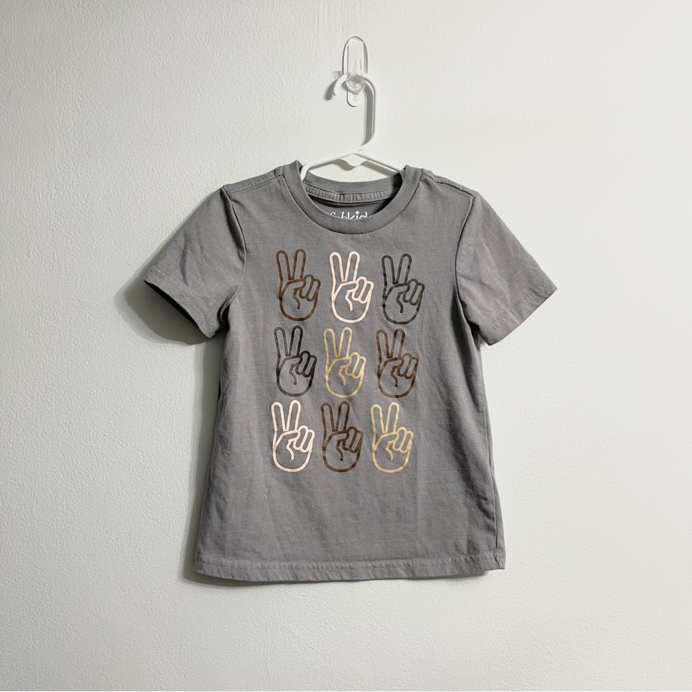 FabKids Peace Sign Multiethnic Hands over Dark Gray Short Sleeve Tee XS 4-5 Yrs